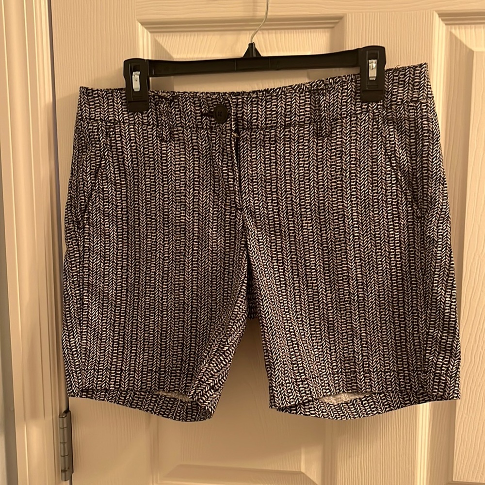Cabi shorts, black &white herringbone, excellent condition